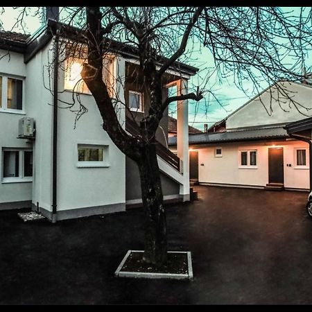 Polar Apartments Banja Luka Lpij Buitenkant foto
